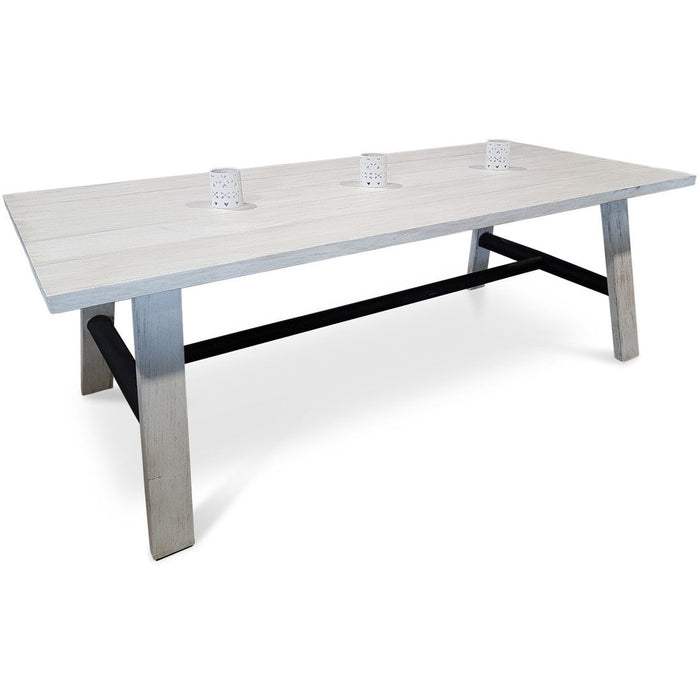 Mora dining table