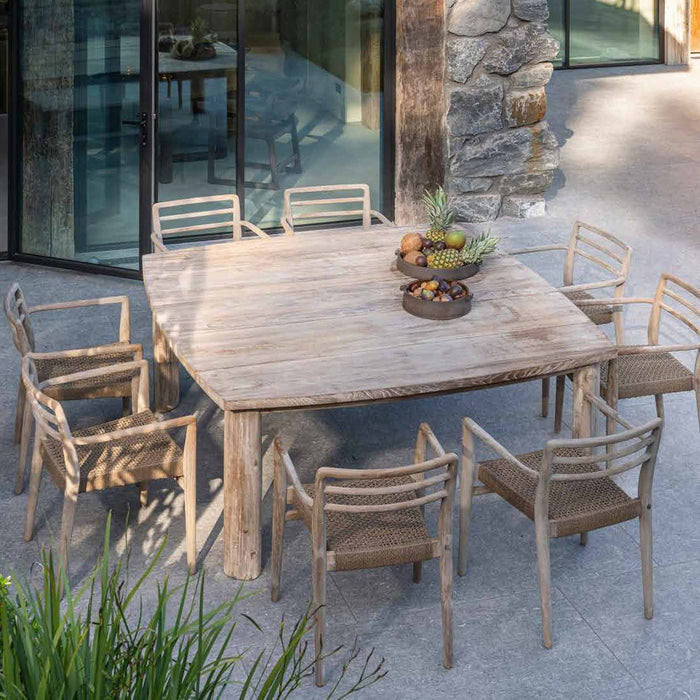 JADA dining chair made of reclaimed teak wood with armrests