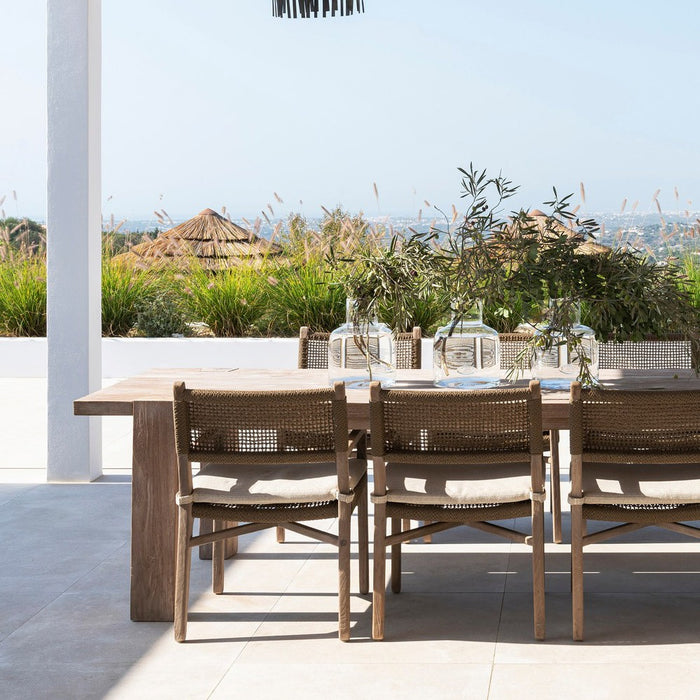 MAESTRO outdoor dining table made of natural regenerated teak