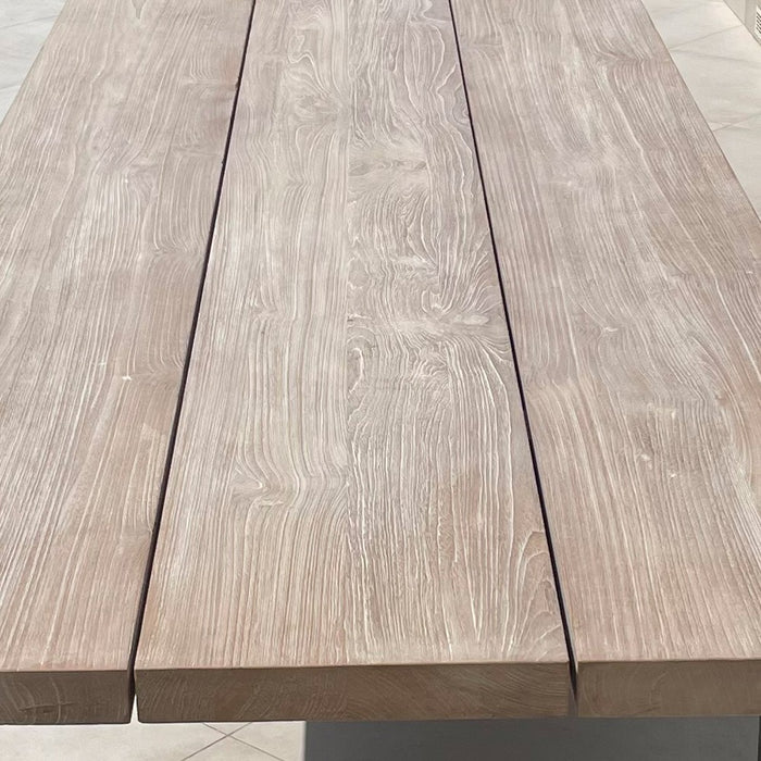 MAESTRO outdoor dining table made of natural regenerated teak