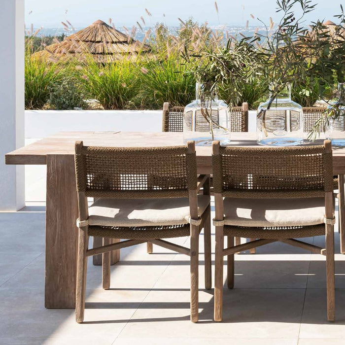 MAESTRO outdoor dining table made of natural regenerated teak