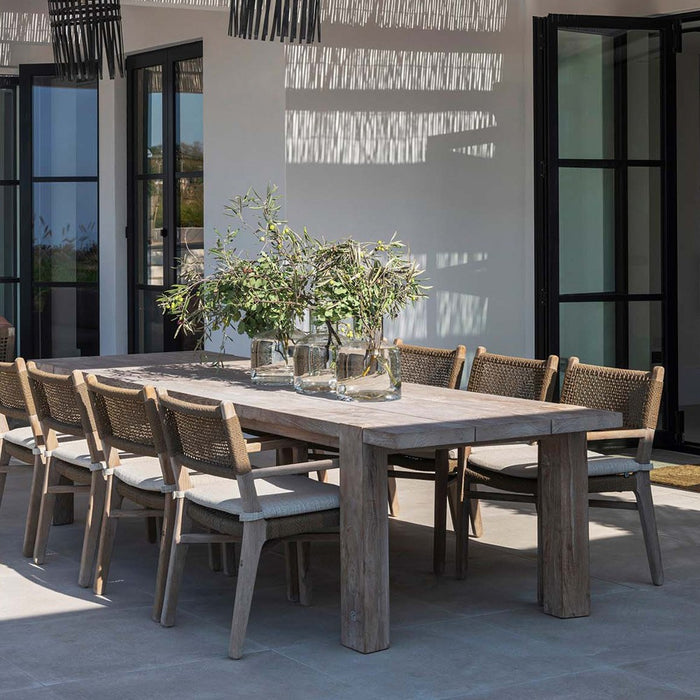 MAESTRO outdoor dining table made of natural regenerated teak