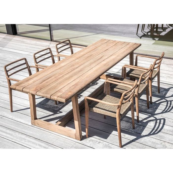 DELMON outdoor dining table made of natural regenerated teak