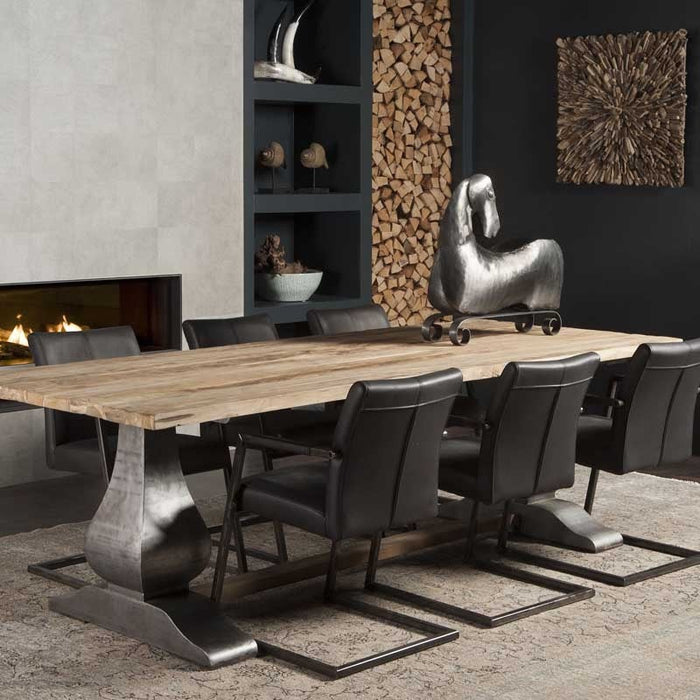 Pratas dining table